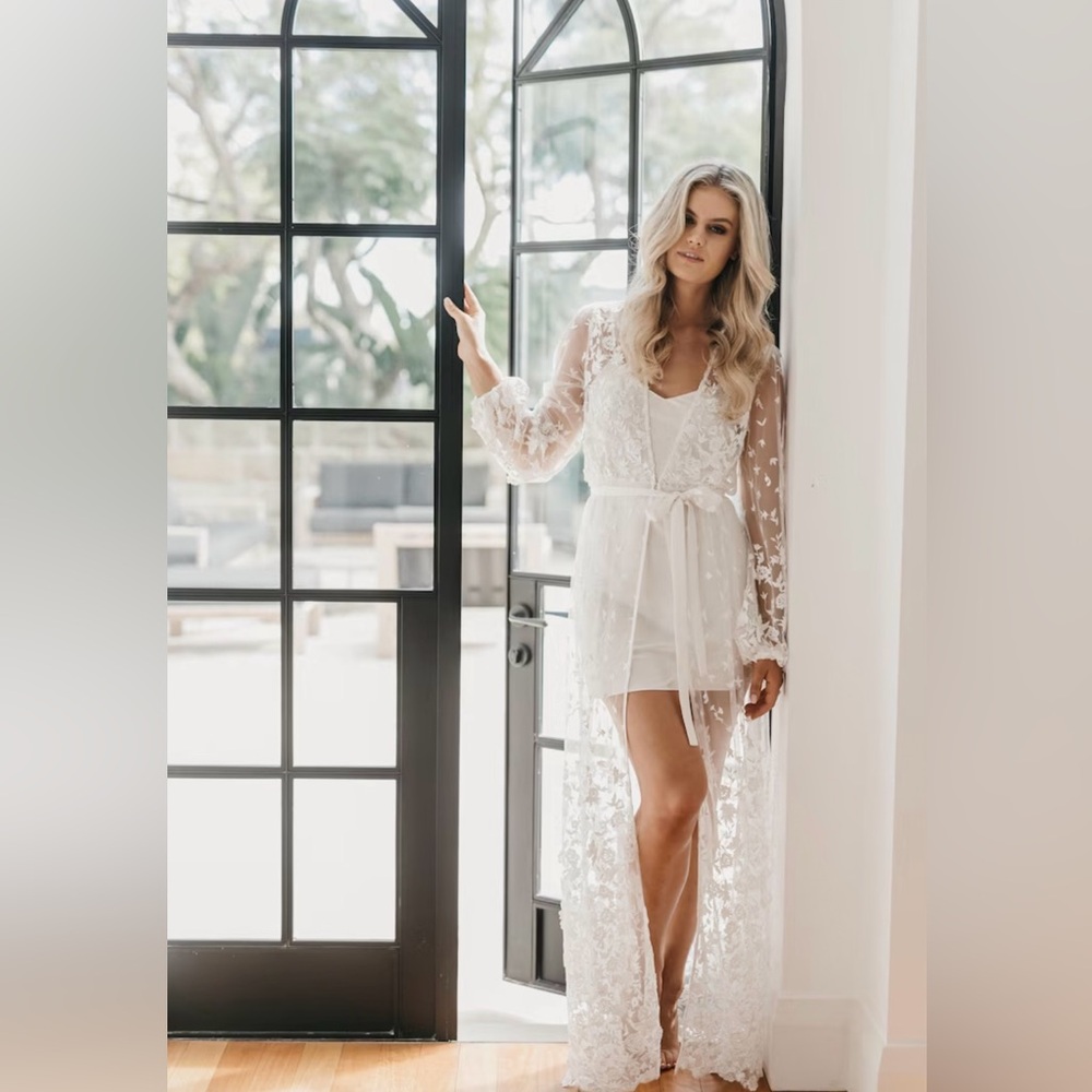 LeRose Lace Maxi Robe and matching slip size S/M